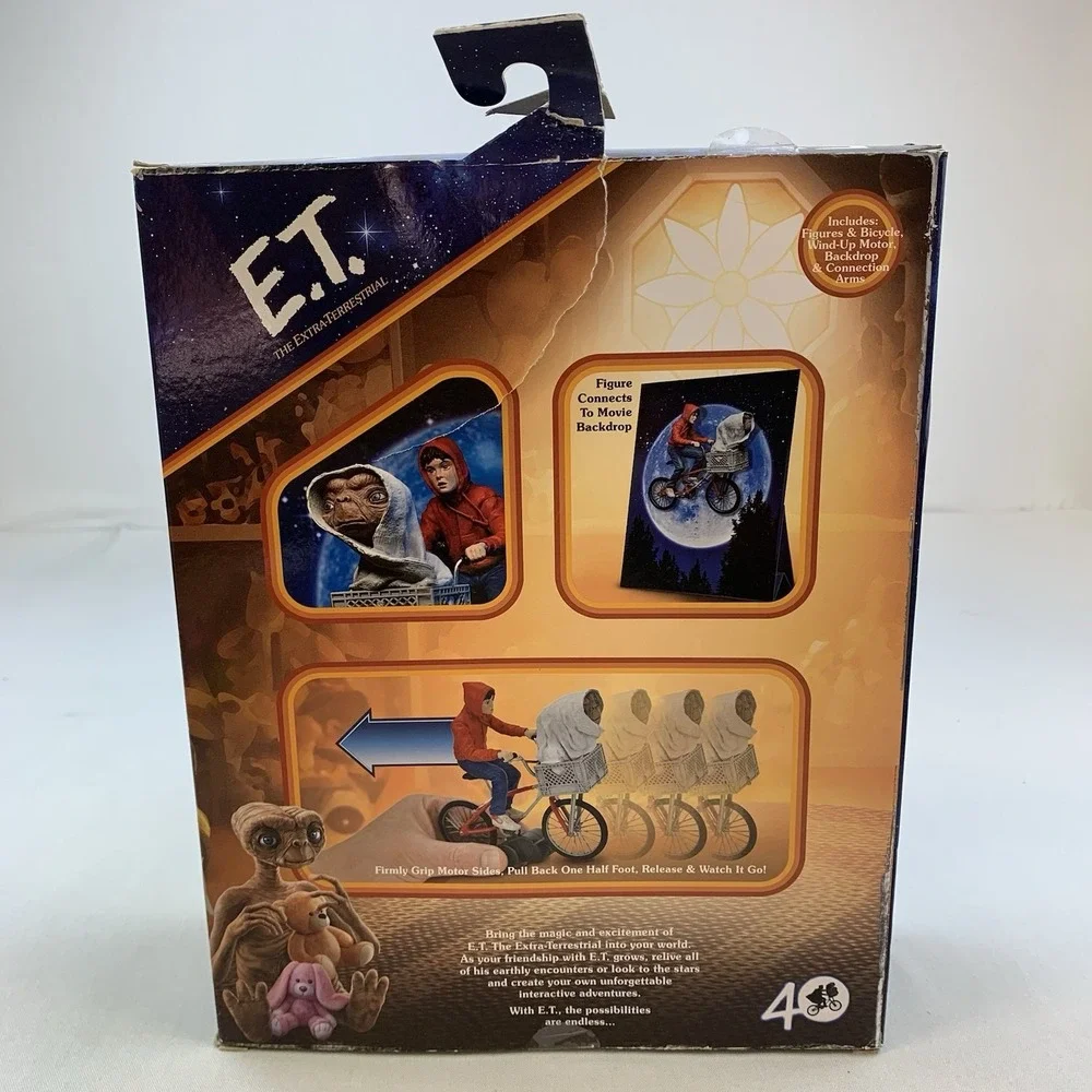 NECA E.T The‎ Extra-Terrestrial 40th Anniversary Elliott and E.T. on Bicycle Set